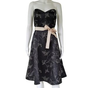 NWT White House Black Market Embroidered A-line Dress Size 4